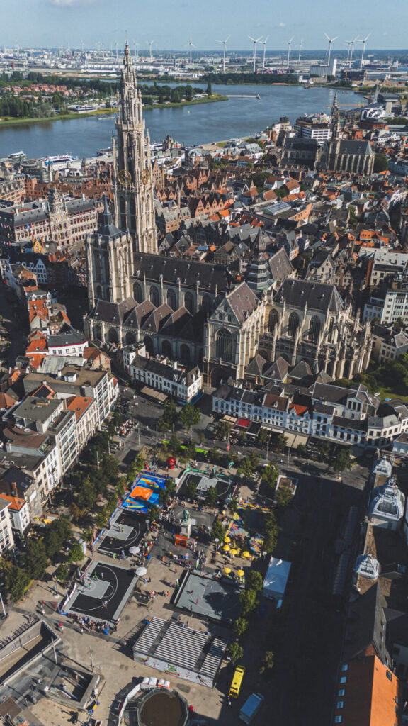 Het groenplein in Antwerpen België vanuit de lucht