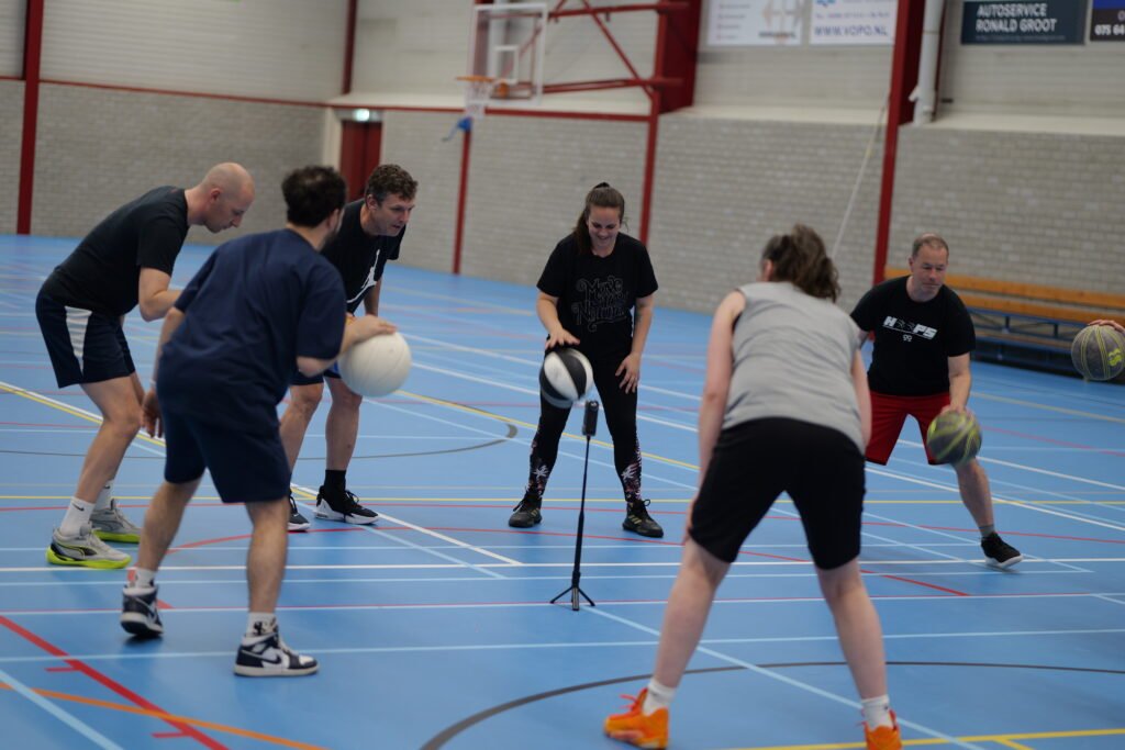 train de trainer bij Derba de rijp begeleid door Galdino haime van Showcase Basketball vervolg