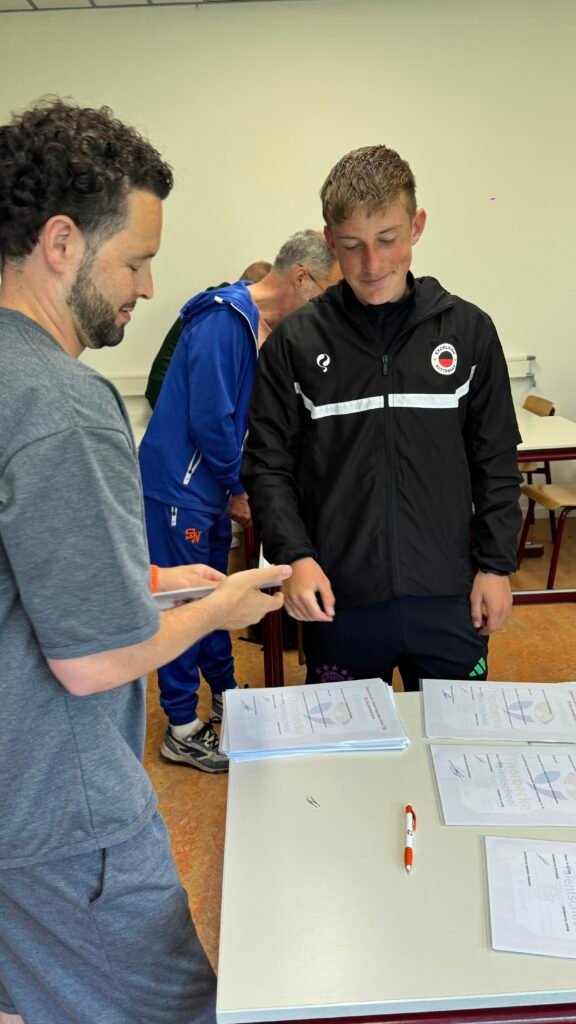 ondertekenen diploma LSR en streetwise