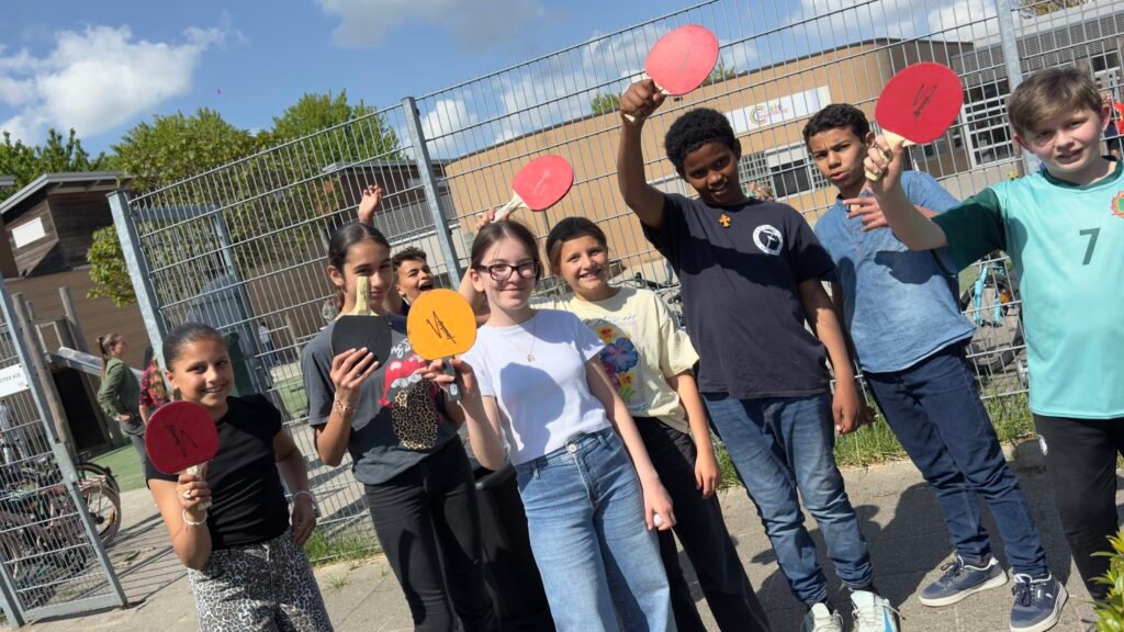 handtekening van showcase basketball bij basisschool
