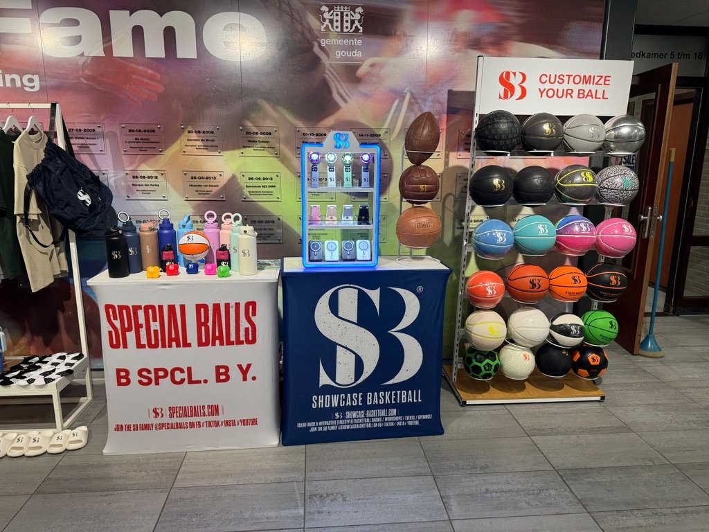 Special balls stand bij arvin slagter kamp 2025