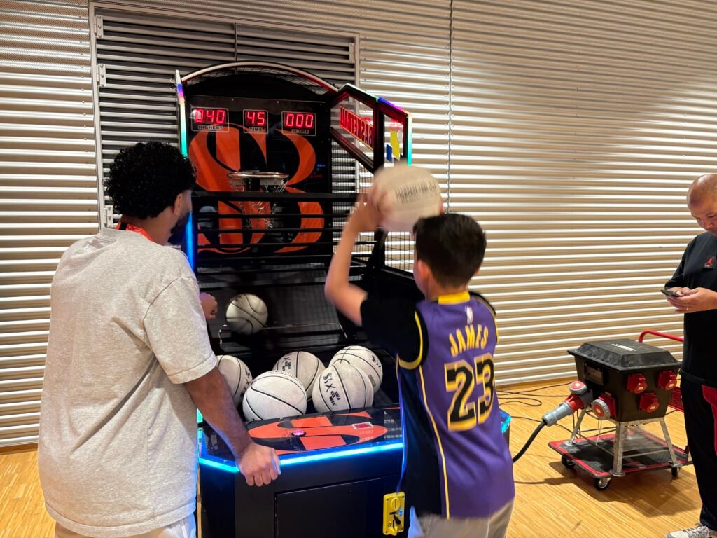 Showcase Basketball met Arcade Machine bij Nederland
