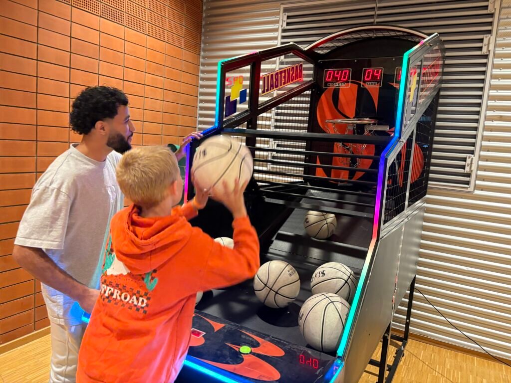 Showcase Basketball met Arcade Machine bij Nederland